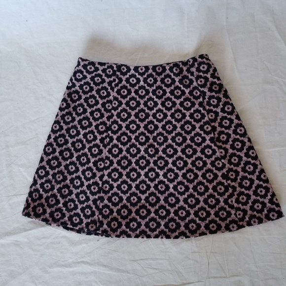 Zara Dresses & Skirts - Zara trafaluc floral print mini skirt size large Zara Dresses & Skirts - Zara trafaluc floral print mini skirt size large